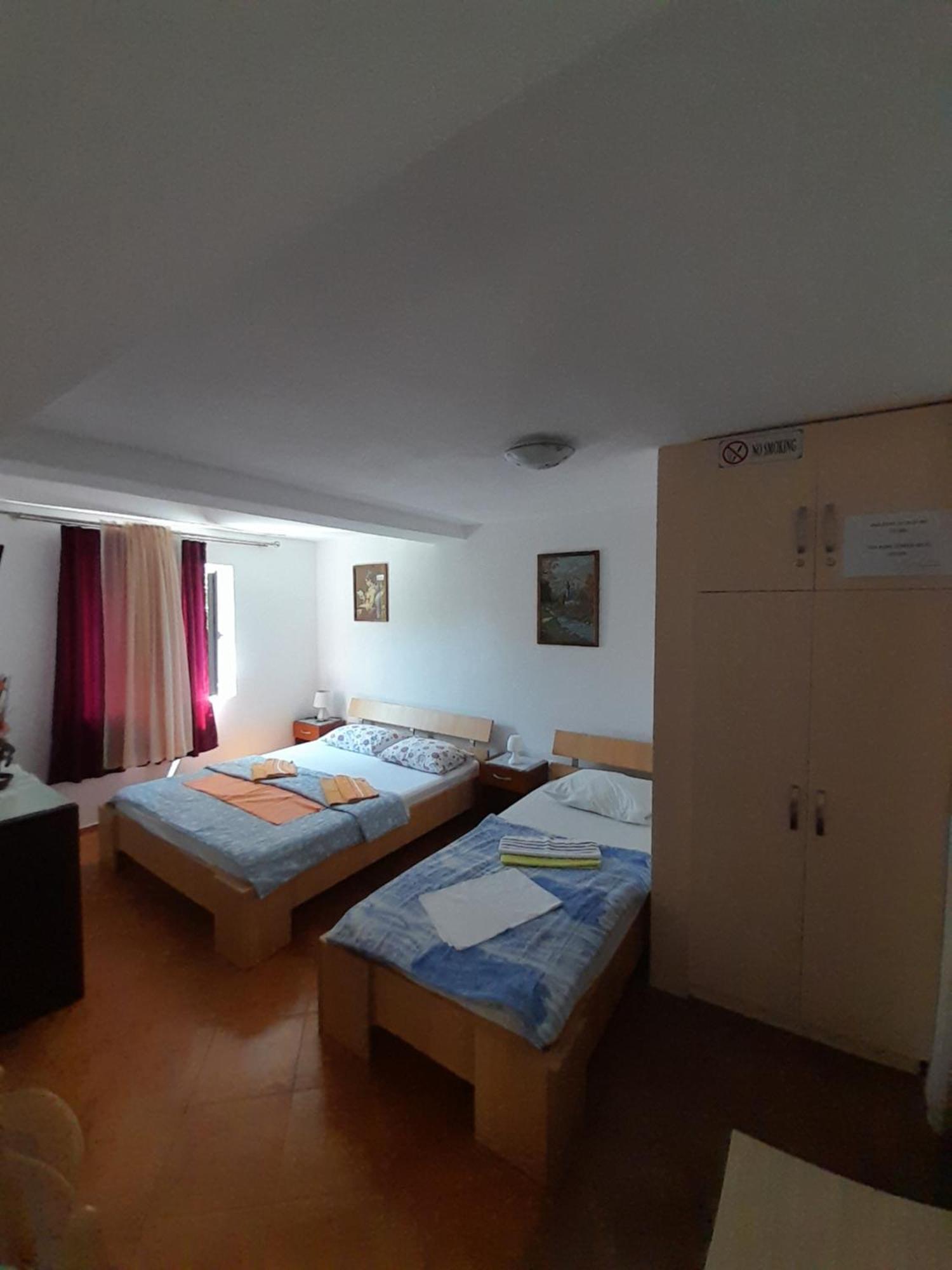Apartments Kovacevic Petrovac الغرفة الصورة