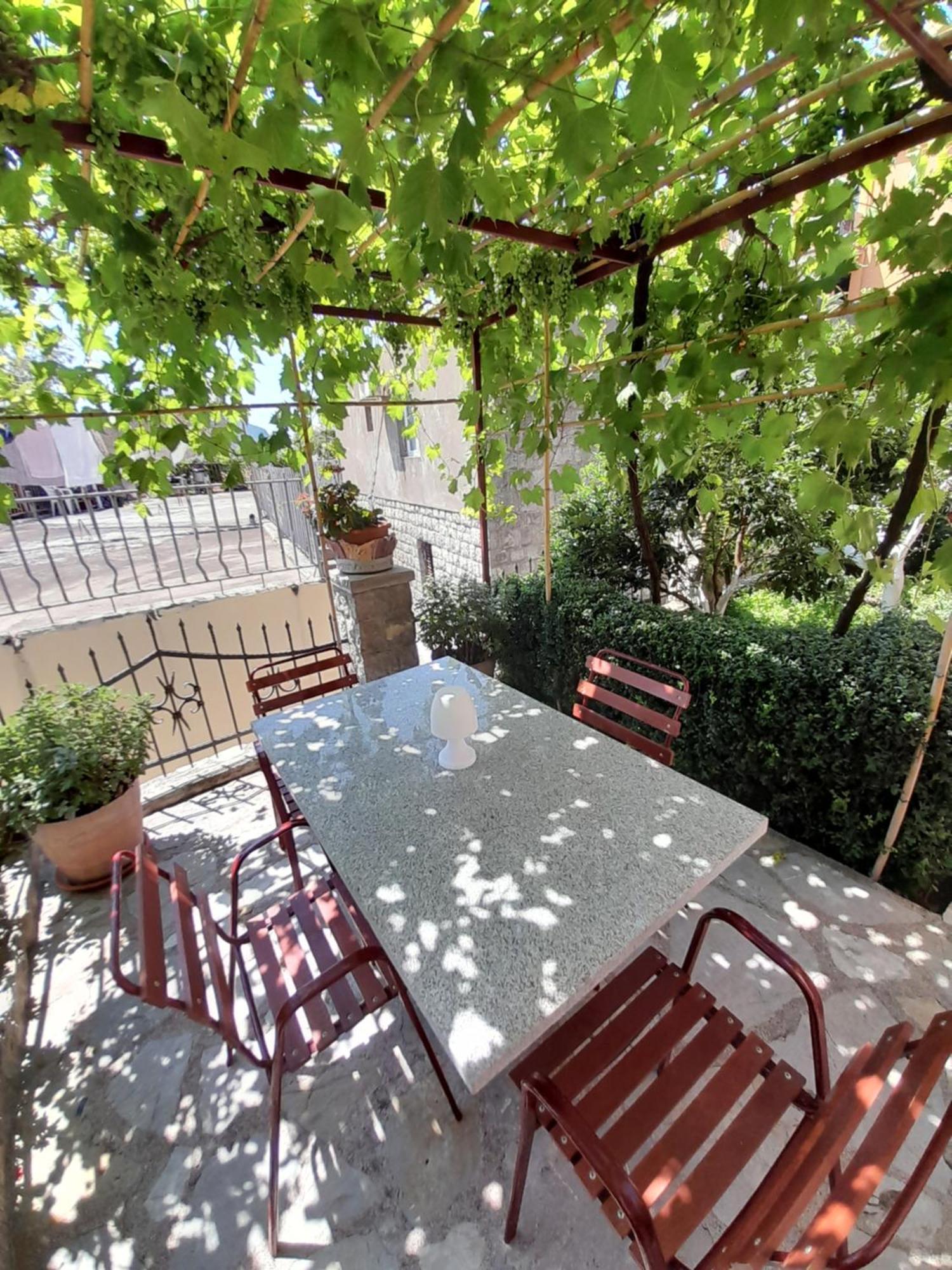 Apartments Kovacevic Petrovac الغرفة الصورة
